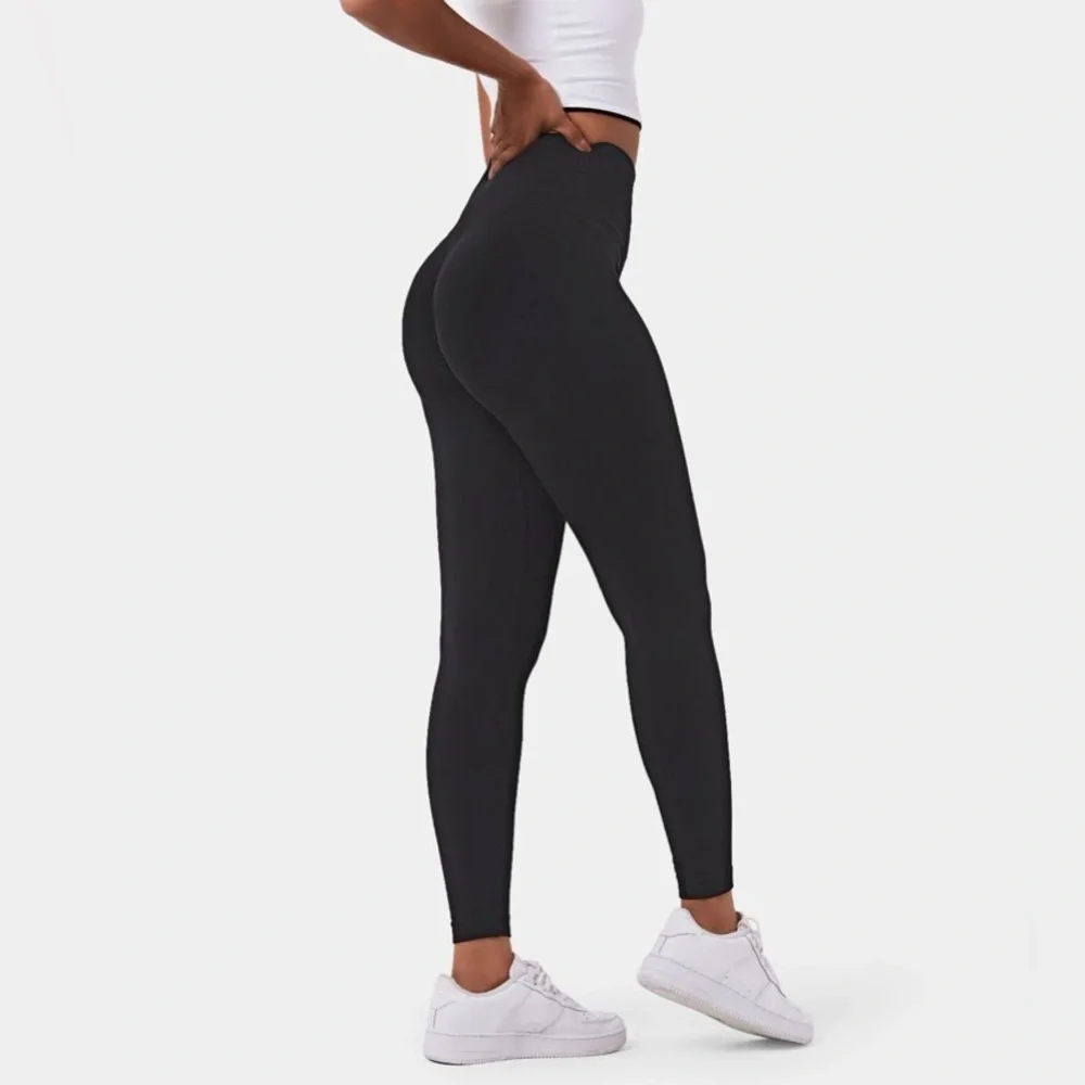 NEW Halara Seamless Flow High Waisted Plain Butt Lifting Leggings in Black - Picture 6 of 15